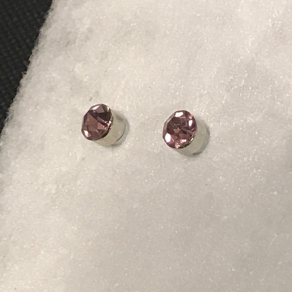 MAGNETIC Gem Earrings: Wear 1 or 5 w/o Piercings!! - Picture 11 of 16